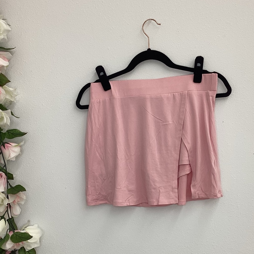 Kaylee light pink front slit mini skort